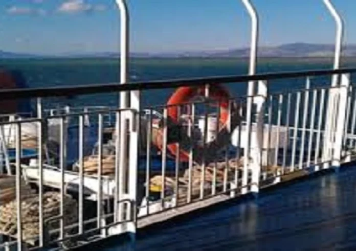 Πλοίο με 719 επιβάτες επέστρεψε στο λιμάνι της Μυκόνου λόγω βλάβης