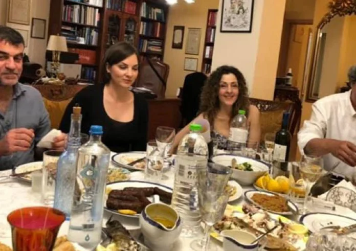 Έτσι γιόρτασε τα γενέθλιά του ο Πολάκης: Οι ποικιλίες και ο Άρης Βελουχιώτης