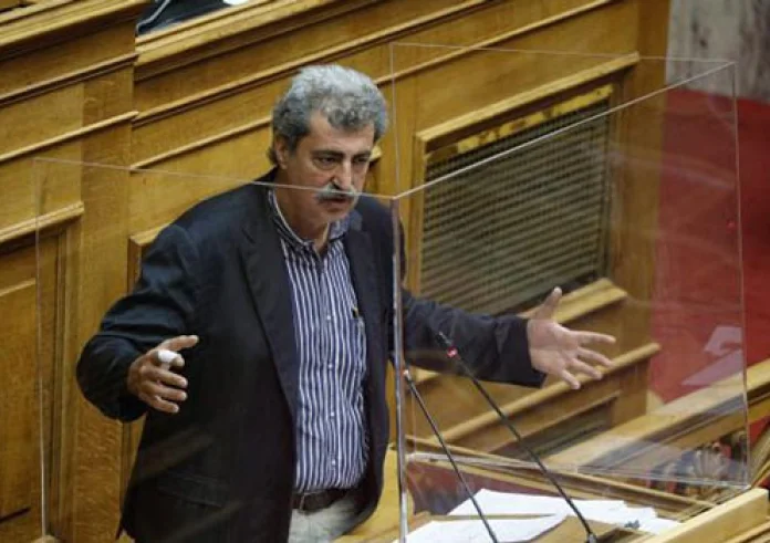 Π. Πολάκης: Μη ποντάρετε όλα τα λεφτά στο εμβόλιο και φέρτε νέες θεραπείες