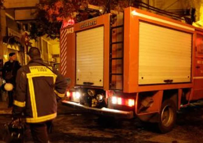 Φωτιά σε ακατοίκητο σπίτι στα Εξάρχεια