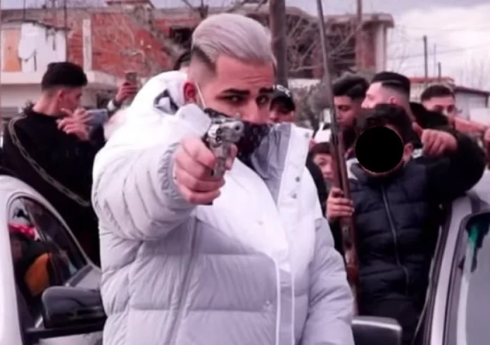 Θεσσαλονίκη: Δεν είμαι βιαστής, υποστηρίζει ο 27χρονος τράπερ – Τι λέει η μητέρα της 16χρονης