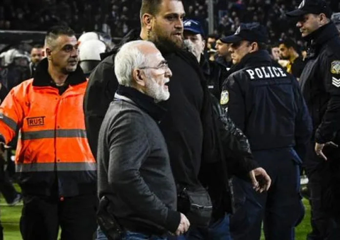ΠΑΟΚ – ΑΕΚ: Αφαίρεση βαθμών και κεκλεισμένων των θυρών! 3 έτη απαγόρευση εισόδου στον Σαββίδη