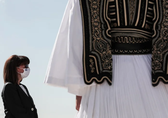 Ας μη συμφιλιωθούμε με την απώλεια. Ας μην ξεχάσουμε όσους έφυγαν