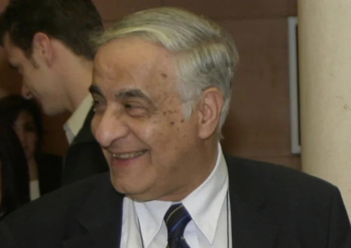 Διονύσης Σιμόπουλος: Δυο μέρες πριν πεθάνει αλλάξε την φωτογραφία εξωφύλλου του στο Facebook