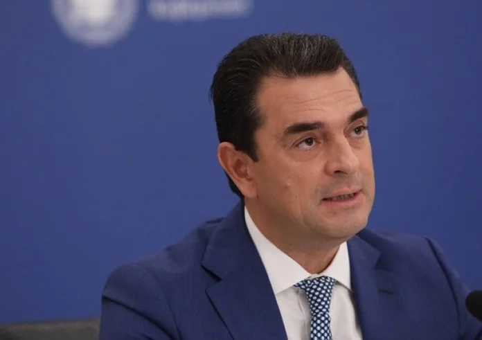 Σκρέκας: Επιτακτική η ανάγκη να προχωρήσουμε σε νέα μέτρα για τον πληθωρισμό