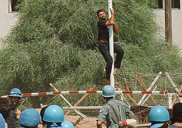 Ο πατέρας του Σολωμού για τον 16χρονο στα Κατεχόμενα που κατέβασε την τουρκική σημαία