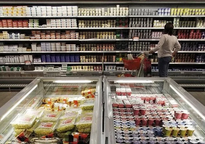 Ωράριο καταστημάτων σήμερα Παραμονή Χριστουγέννων. Μέχρι τι ώρα θα είναι ανοικτά τα σούπερ μάρκετ;