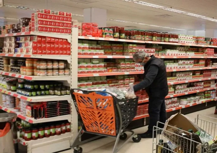Σούπερ μάρκετ: Στροφή στην ιδιωτική ετικέτα για τους καταναλωτές λόγω ακρίβειας
