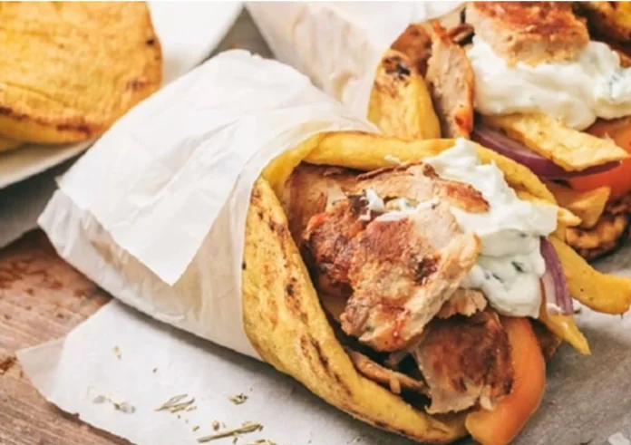 Σουβλάκι, burger ή πίτσα: Ποιο έχει τις λιγότερες θερμίδες και γιατί