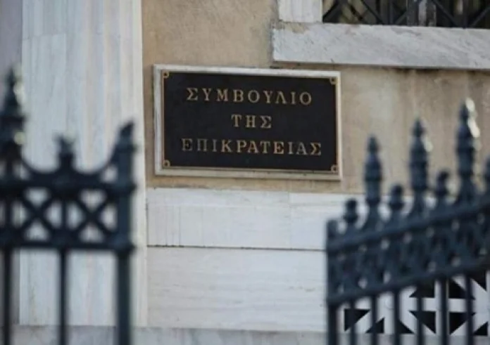Δικηγόροι ζητούν από το ΣτΕ να ανασταλούν τα απαγορευτικά μέτρα στις Εκκλησίες