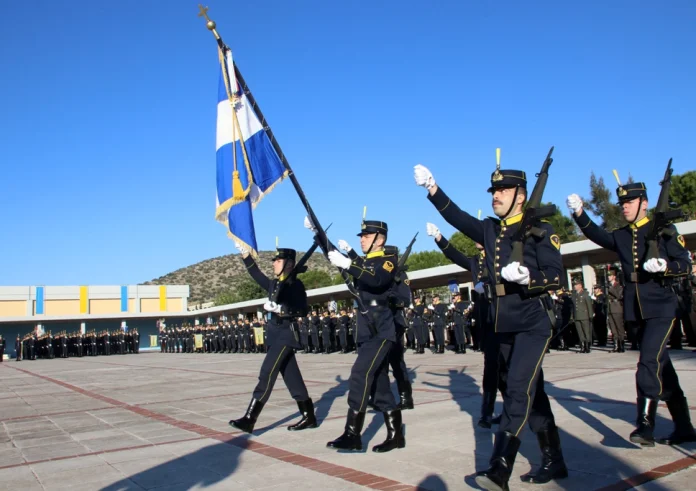 Στρατιωτικές σχολές: Μισθός 600 ευρώ και πρόσβαση από όλα τα πεδία στις Πανελλήνιες για τους σπουδαστές