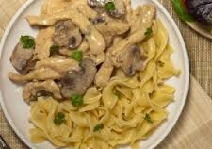 Κοτόπουλο stroganoff