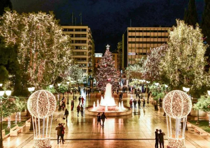 «Κλείδωσε» ο καιρός τα Χριστούγεννα: Ήπιες θερμοκρασίες, αστάθεια και βροχές – Τι λένε Κολυδάς και Μαρουσάκης