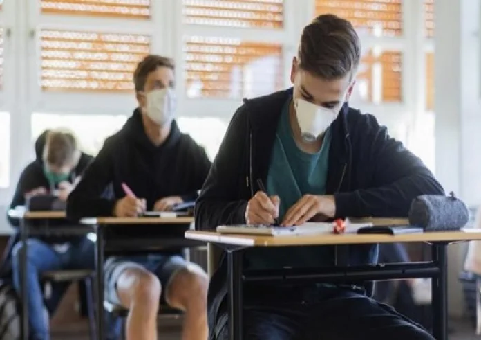 Κεραμέως: Αλλάζει η βάση εισαγωγής στα πανεπιστήμια - Η πιθανότερη ημερομηνία για άνοιγμα σχολείων