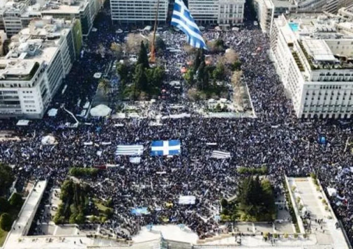 Τέμπη: «220 οι προσαγωγές και 77 οι συλλήψεις» –Τι λέει η αστυνομία για το συλλαλητήριο στο Σύνταγμα