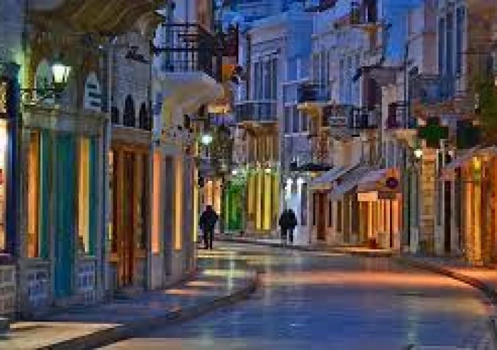 Πάσχα στη Σύρο και τα σοκάκια της Ερμούπολης
