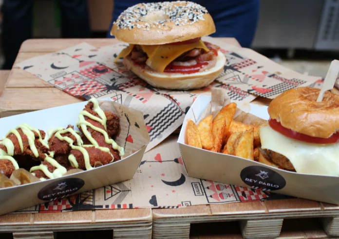 Street food: Στα ύψη οι τιμές των αγαπημένων μας επιλογών