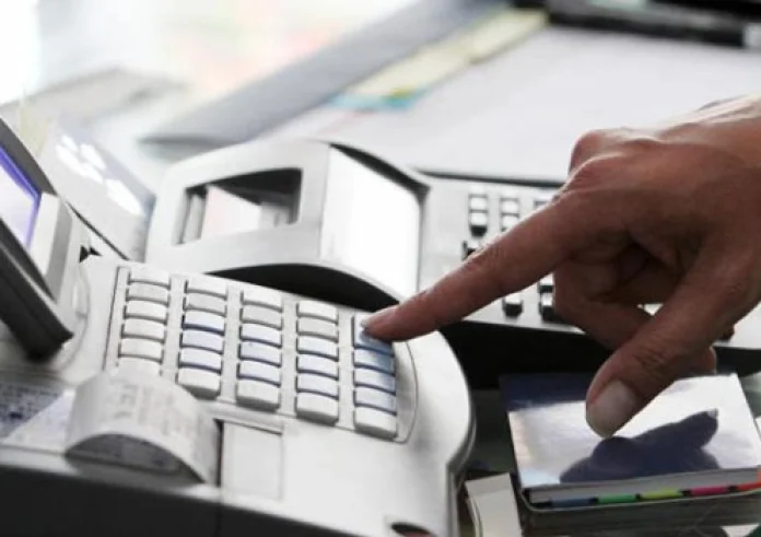 Εφορία: Φορολογικοί έλεγχοι σε POS και ταμειακές μηχανές