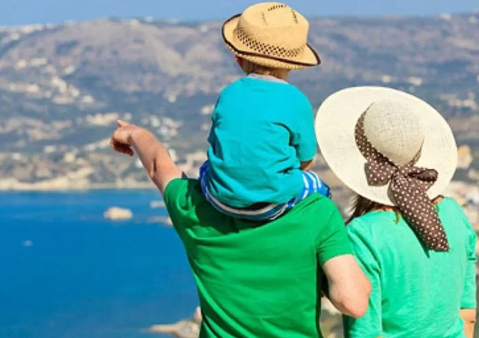 5 μεγάλα κενά του «Κοινωνικού Τουρισμού» – Χιλιάδες αποκλεισμοί