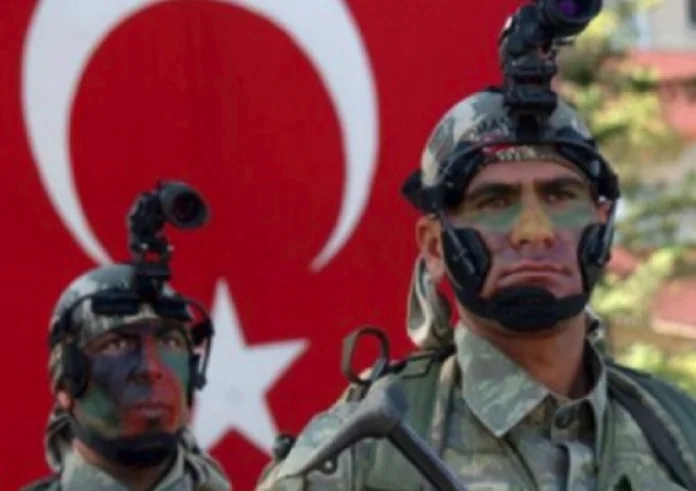 Προσφυγικό: Η ακτοφυλακή της Τουρκίας σπρώχνει βίαια μετανάστες στην Ελλάδα