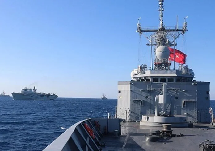 Συνεχίζει τις προκλήσεις η Τουρκία: Ζητεί αποστρατικοποίηση έξι ελληνικών νησιών με νέες Navtex