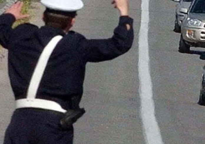 Οι παραβάσεις του ΚΟΚ που θα οδηγούν σε αφαίρεση άδειας κυκλοφορίας και διπλώματος