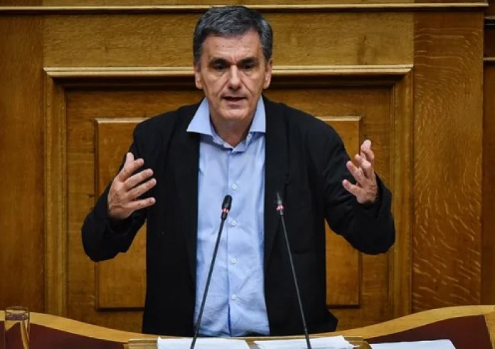 Βουλή: Κόντρα Γεωργιάδη-Τσακαλώτου με φόντο τις παρακολουθήσεις και το καλάθι του νοικοκυριού