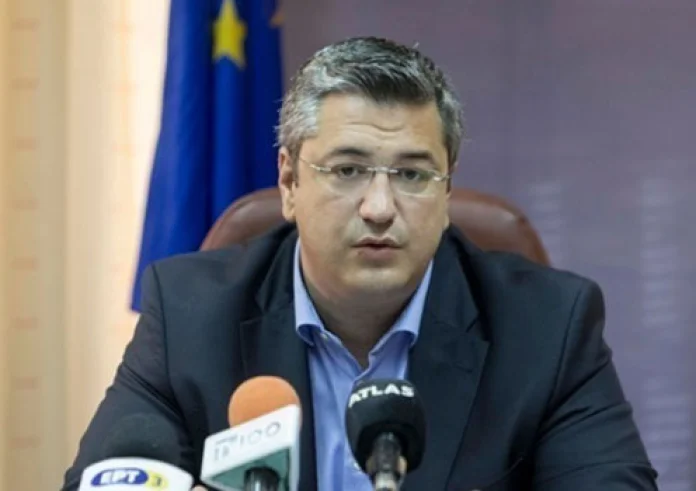 Τζιτζικώστας: Στην Ελλάδα με το κυβερνητικό αεροσκάφος συνοδεία του Δένδια