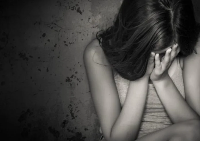 Παλαιό Φάληρο: Φοβάμαι για τη ζωή μου λέει η 34χρονη που έπεσε θύμα βιασμού