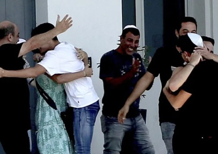 Ψεύτικος βιασμός στην Κύπρο: Χοροπηδούσαν από χαρά οι 12 Ισραηλινοί μετά την αποφυλάκιση