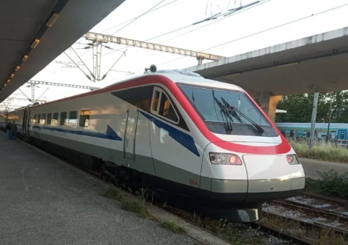 Αθήνα-Θεσσαλονίκη σε 3 ώρες και 55 λεπτά - Στις ράγες από σήμερα τα ETR 470