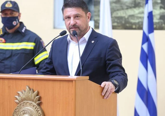 Νίκος Χαρδαλιάς: Επισκέφθηκε τις εγκαταστάσεις φύλαξης των εμβολίων στα Ιωάννινα