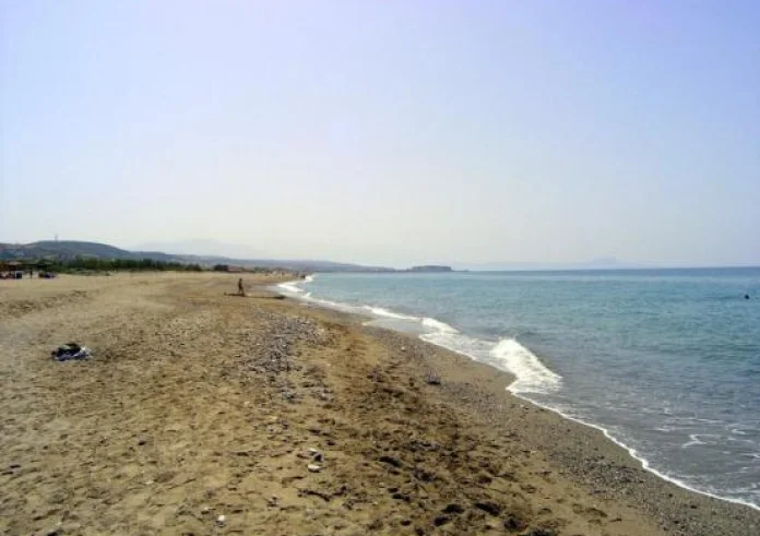 Θρίλερ: Ανθρώπινα οστά ξέβρασε η θάλασσα στα Περβόλια της Κύπρου