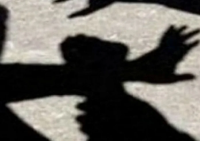 40χρονος έδειρε και τραυμάτισε την κόρη του σε χωριό του Αγρινίου