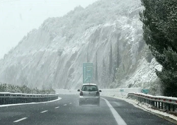 Κακοκαιρία, Καμμένος, πρωτοσέλιδα κυριακάτικων εφημερίδων