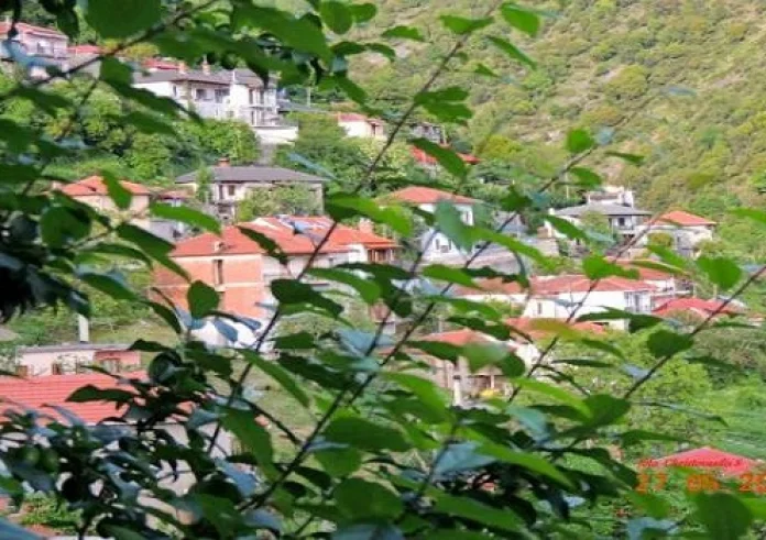 Στα Τρίκαλα υπάρχει ένα χωριό φάντασμα που βουλιάζει