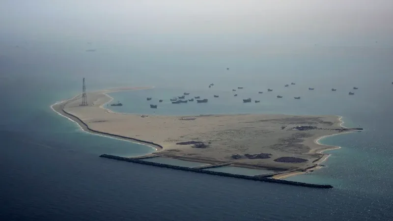 Έλληνας ναυτικός εγκλωβισμένος στα Στενά του Ορμούζ: «Φοβάμαι ότι δεν θα επιστρέψω σπίτι»