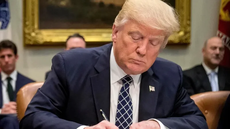 Ντόναλντ Τραμπ και ΝΑΤΟ: «Ένα πραγματικά ανόητο λάθος» για την Ευρώπη