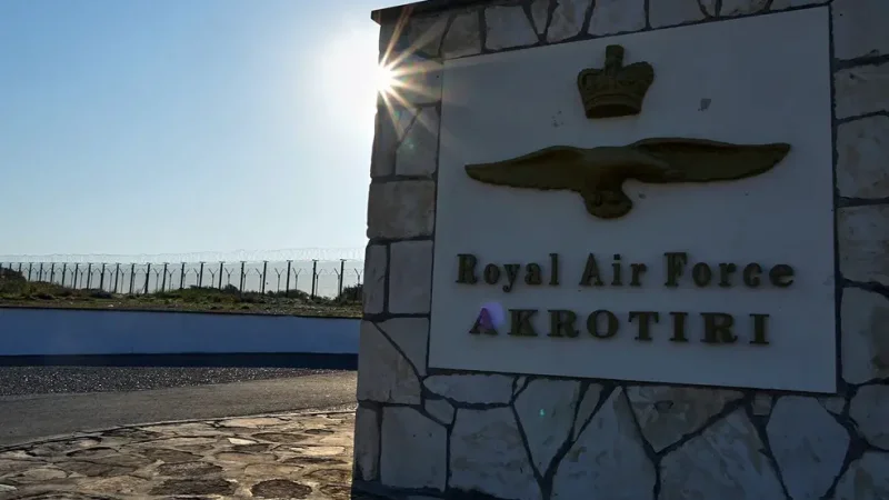 Σειρήνες και προειδοποιήσεις στο Ακρωτήρι της Κύπρου: «Μείνετε στα σπίτια σας»