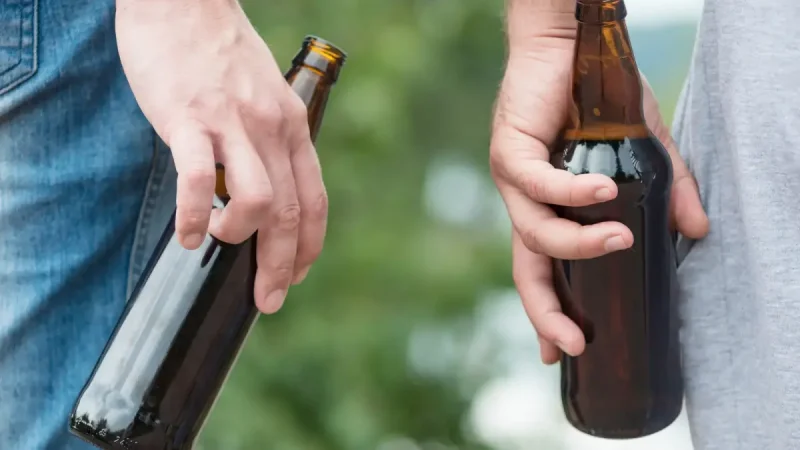 Απαγόρευση πώλησης προϊόντων καπνού και αλκοόλ σε ανηλίκους: Νέες ρυθμίσεις και ερωτήσεις