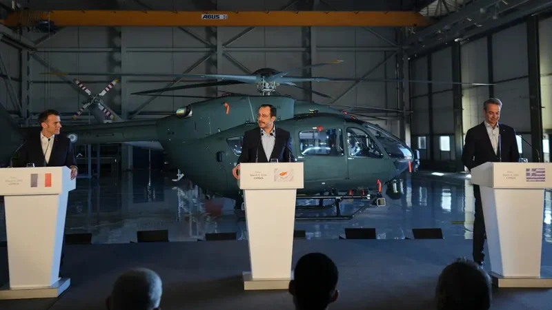 Μητσοτάκης και Μακρόν στέλνουν μήνυμα στήριξης στην Κύπρο: «Η Κύπρος δεν είναι μόνη»