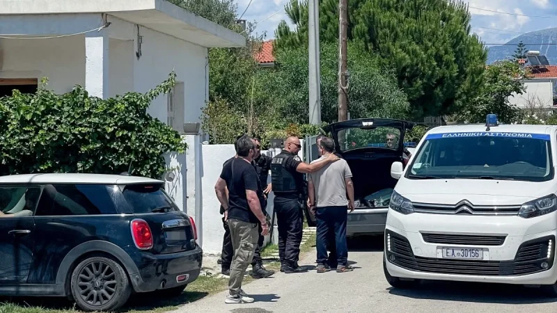 Θρίλερ με το διπλό φονικό στην Αιγιάλεια: Πυροβόλησε τον 26χρονο Dj στον ύπνο του. Oι αντιφάσεις