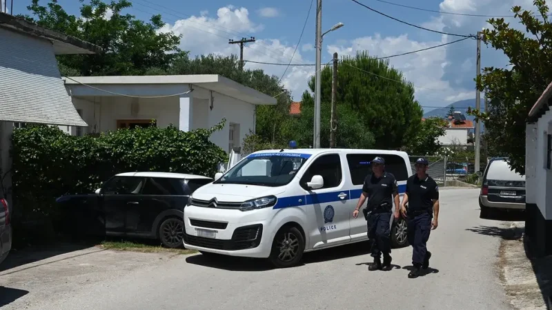 Φρικτό έγκλημα στο Αίγιο: Μητέρα και γιος βρέθηκαν νεκροί σε λίμνη αίματος