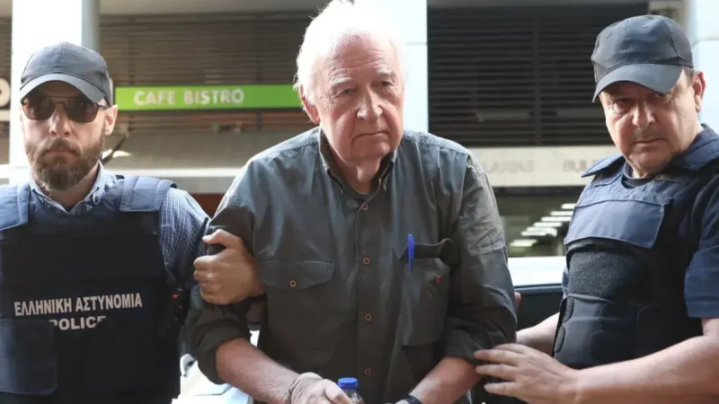 Αλέξανδρος Γιωτόπουλος: Η επιστροφή του στις φυλακές Κορυδαλλού με χειροπέδες